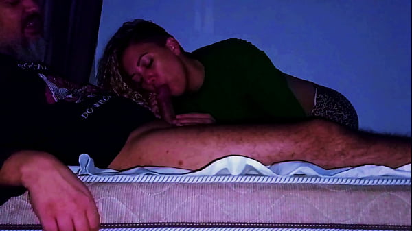 Amantes se pegam com tesão e orgasmos intensos