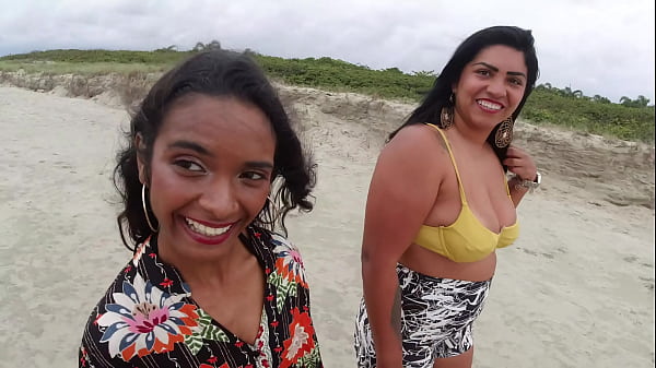 Aventura na praia: lukas enfiou o pau na buceta safada até gozar