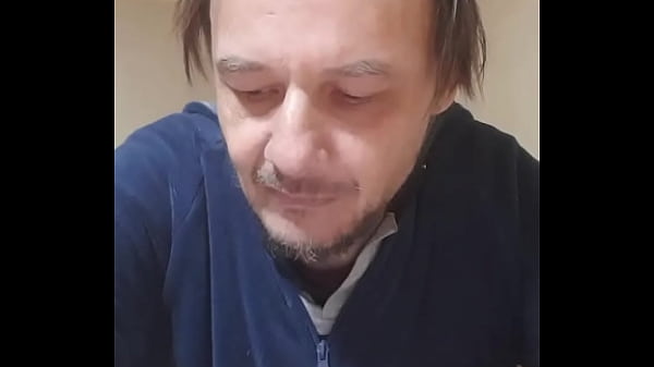 Coroa gostosa faz cosquinhas em kendra no quarto