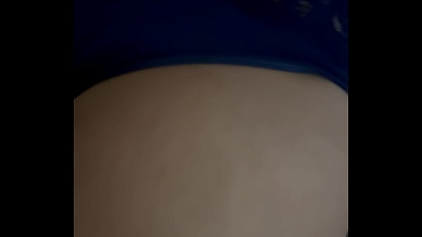 Esposa excitada e muito gostosa sozinha em casa sem marido