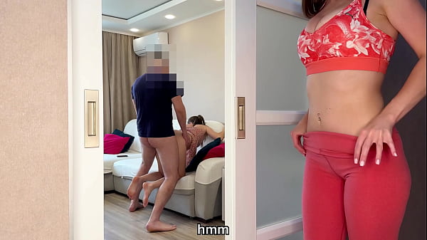 Madrasta coroa ficou com tesão de novo depois do sexo com a namorada e me comeu