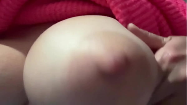 Sessão de peitos grandes balançando com mamilos duros e artemisia louca por sexo