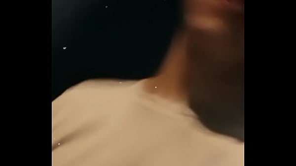Veja como estou lindamente sexy e deslumbrante hoje no vídeo exclusivo