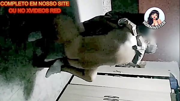 Vizinho dotado foi ao nosso apartamento resolver assunto do condomínio e acabou fodendo